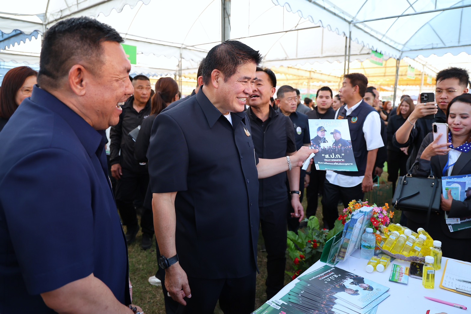 title - รองนายกฯ และรัฐมนตรีว่าการกระทรวงเกษตรฯ เปิดโครงการคลินิกเกษตรเคลื่อนที่ในพระราชานุเคราะห์ฯ ณ จังหวัดนครปฐม